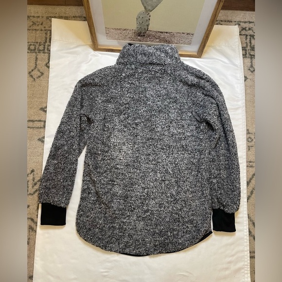 NWT Pretty Garden size small black/grey fleece sweater - Picture 3 of 7